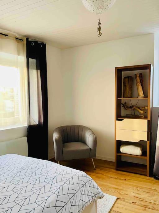 Agreable Maison De Village Avec Balcon Roiffieux Exteriör bild
