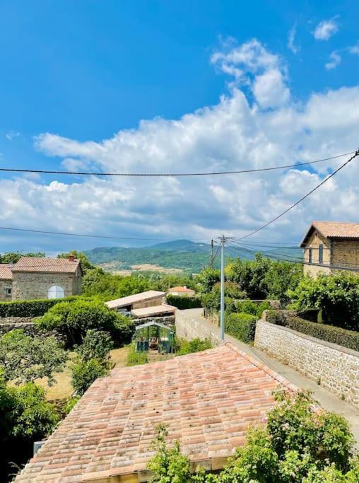Agreable Maison De Village Avec Balcon Roiffieux Exteriör bild